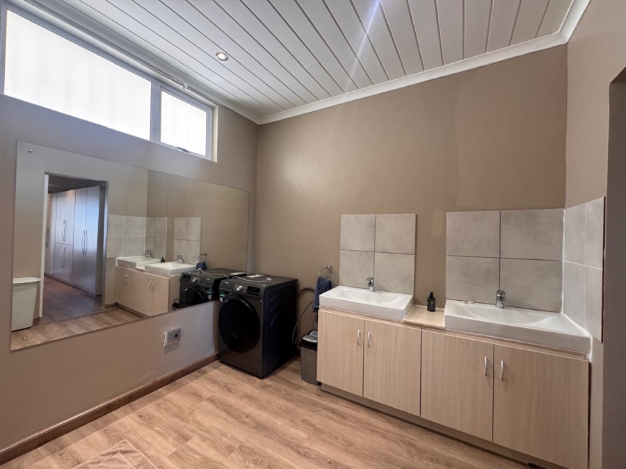 To Let 1 Bedroom Property for Rent in Strand North Western Cape